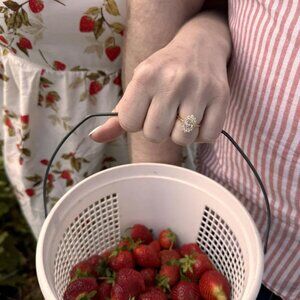 Meet your Posher, Joy